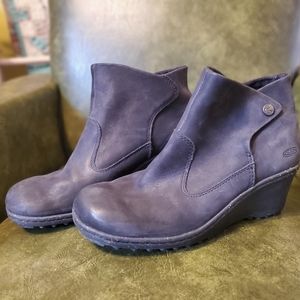 Keen Wedge Bootie - size 9.5 - 40